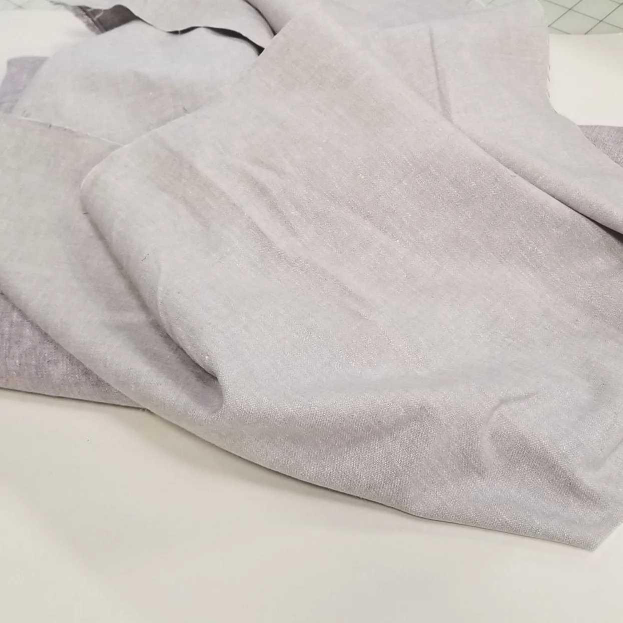 End of bolt: 3 yards of Apparel Fashion Cotton Linen Spandex Stretch Two Tone Silver Gray Woven-remnant