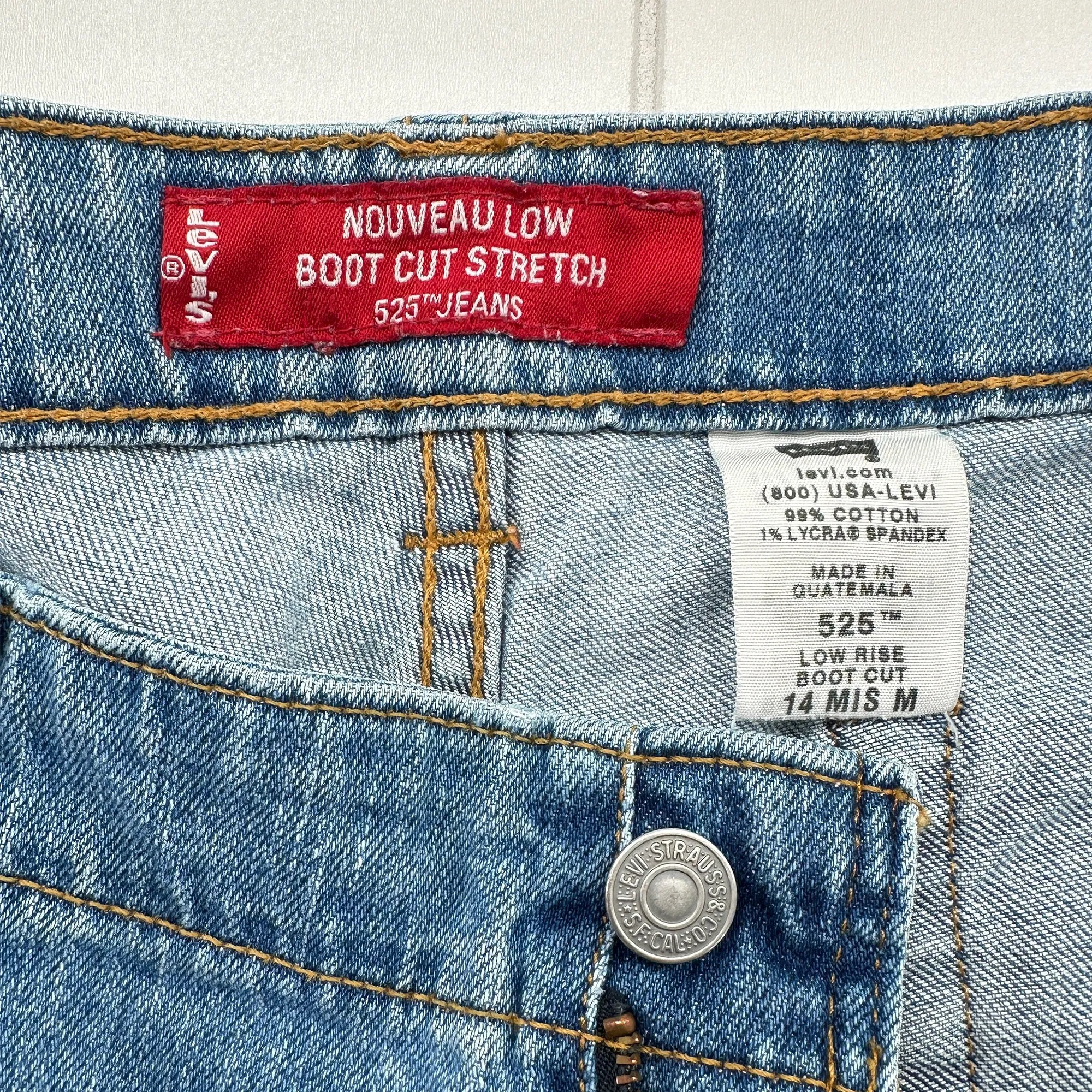 Vintage Women's Levi's 525 Nouveau Low Boot Cut Stretch - Size 14 Medium (34)